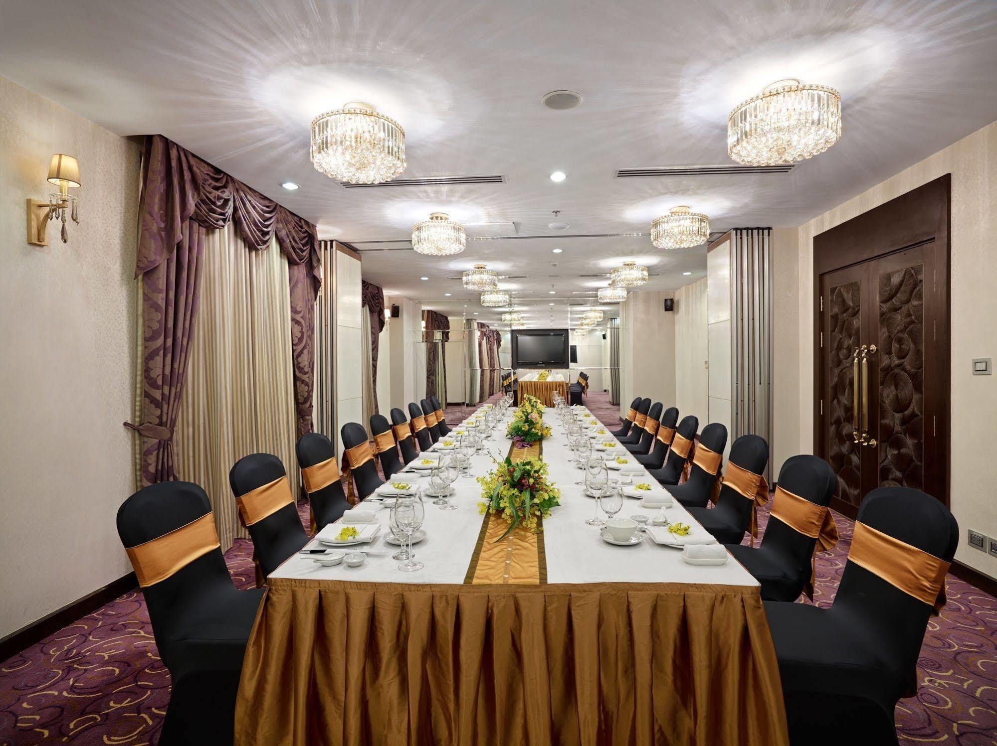 Silk Path 4* Hanoi