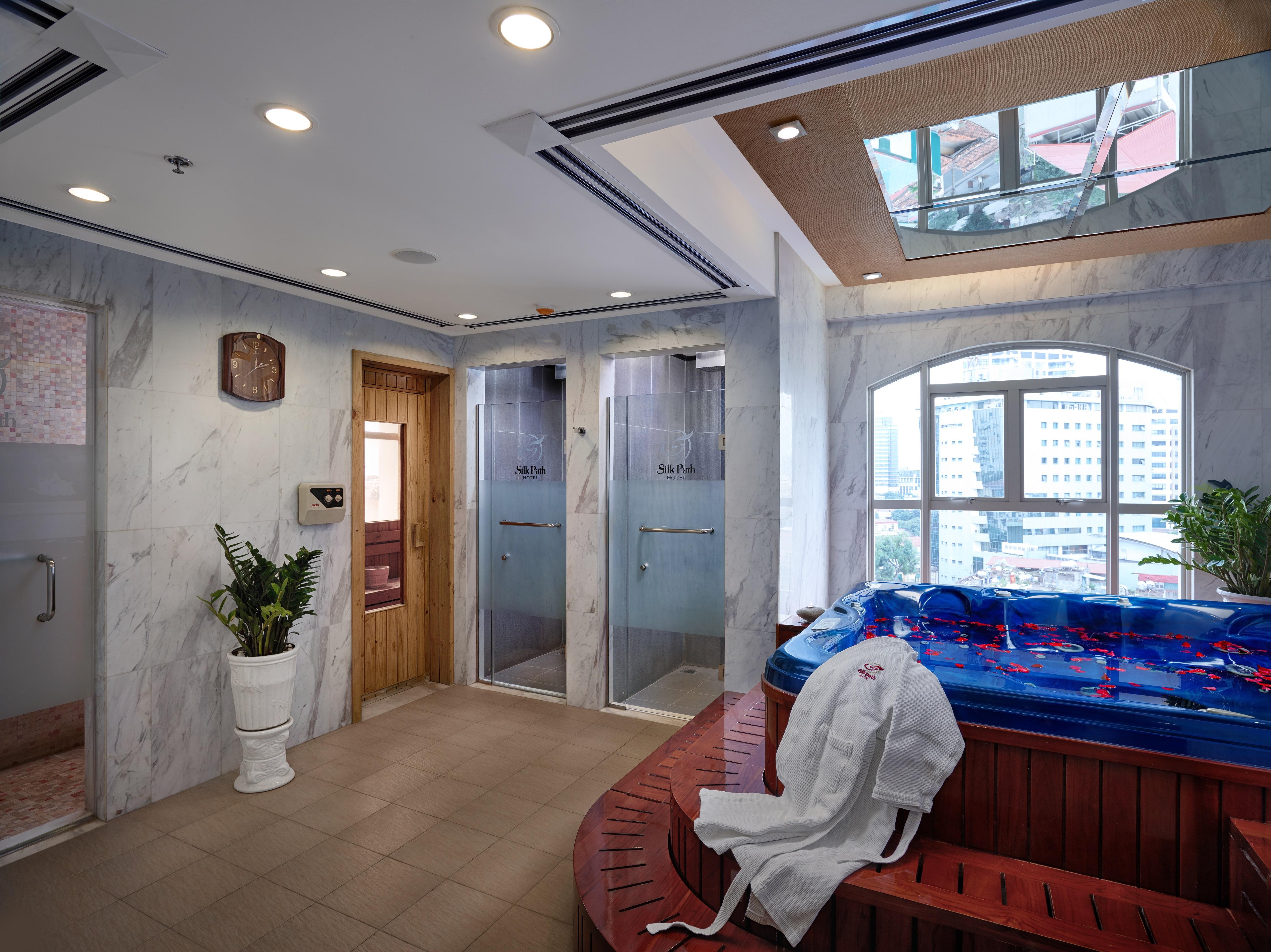 Silk Path Hotel 4*